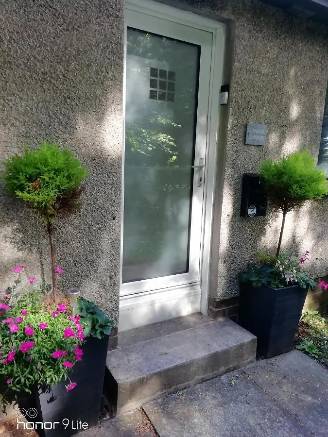 Lowood Cottage Edinburgh 0*,